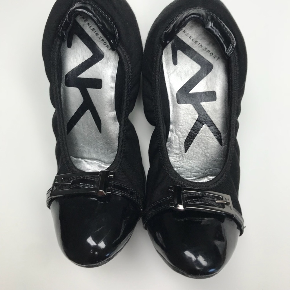 Anne Klein flats 6.0